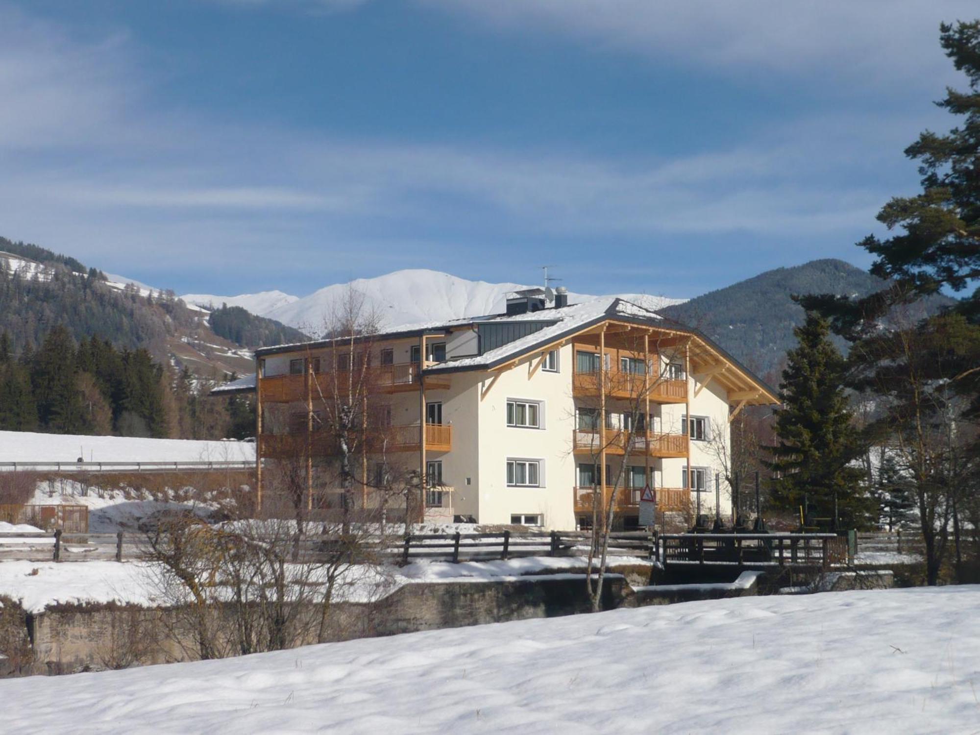 B&B Hotel Heidi Доббиако Экстерьер фото